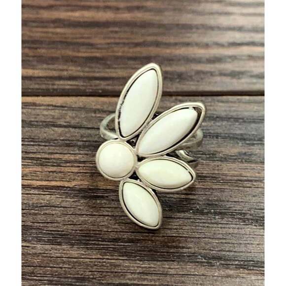 Boho White Turquoise Adjustable Statement Cuff Ring for Stylish‎ Comfort - Picture 3 of 4